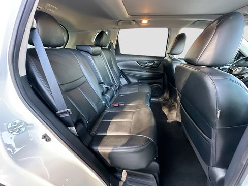 Used 2019 Nissan Rogue SL w/ Premium Package image 28