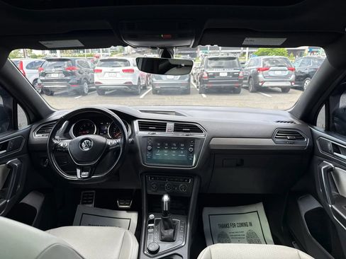 Used 2020 Volkswagen Tiguan SE R-Line AWD/4WD image 11