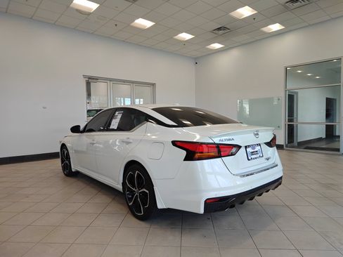 Used 2023 Nissan Altima 2.5 SR w/ SR Premium Package FWD image 5