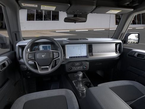 New 2025 Ford Bronco 4-Door image 9