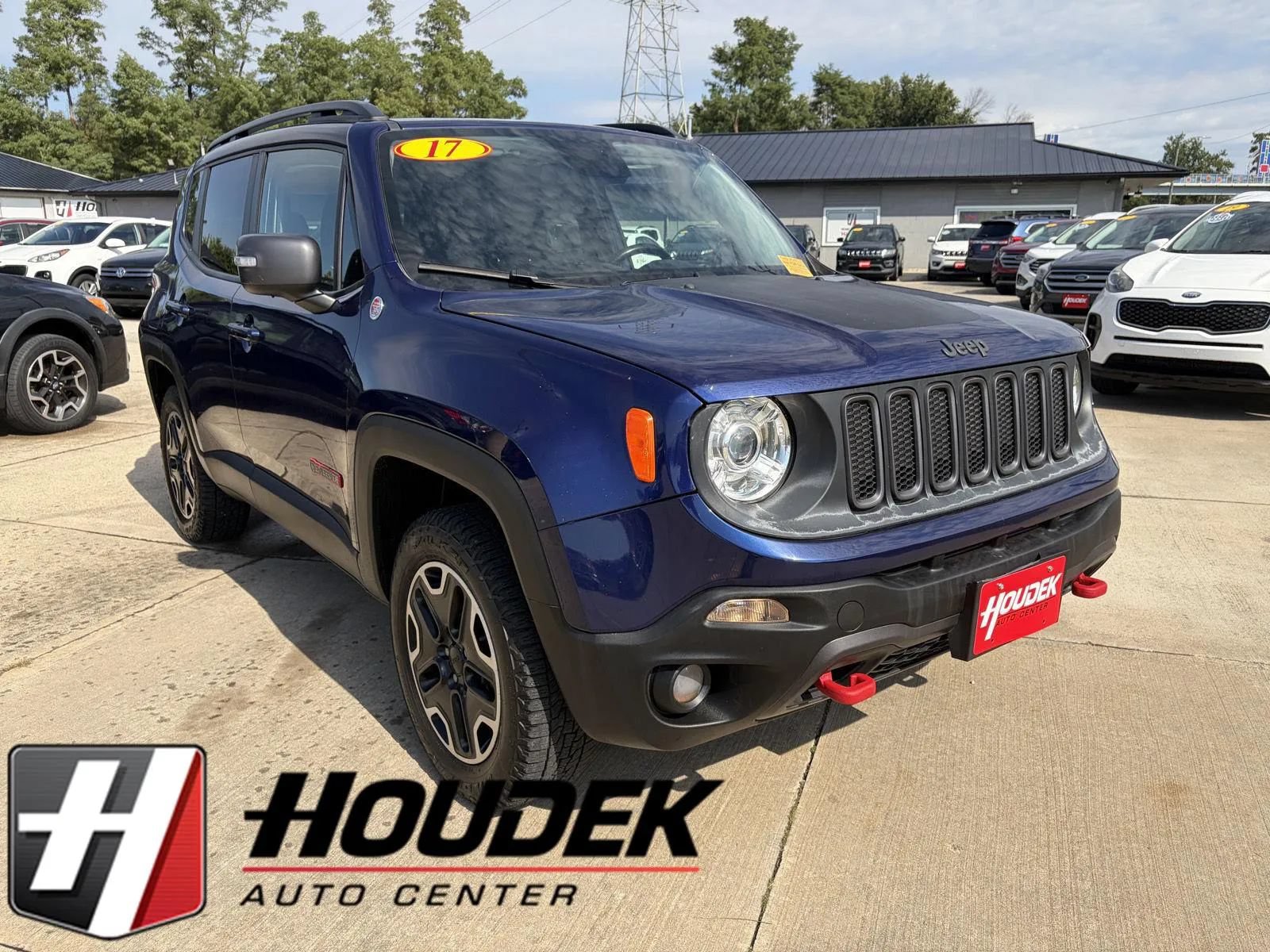 Used 2017 Jeep Renegade Trailhawk w/ Premium Trailhawk Package AWD/4WD image 1