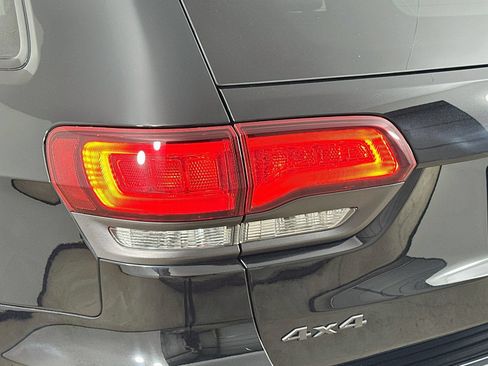 Used 2021 Jeep Grand Cherokee High Altitude AWD/4WD image 12