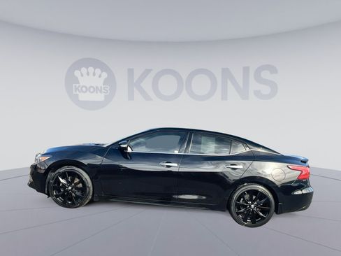 Used 2017 Nissan Maxima SR w/ Midnight Edition image 2