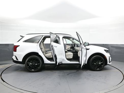 Certified 2023 Kia Sorento SX image 44
