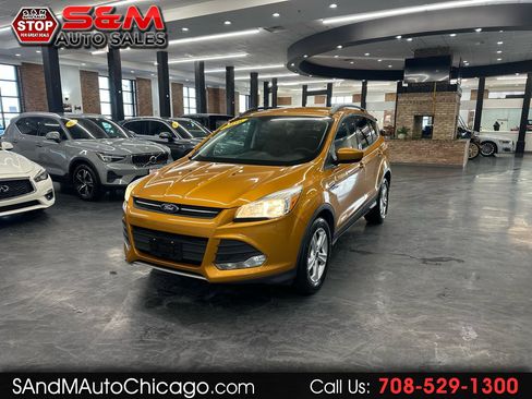 Used 2016 Ford Escape SE w/ Equipment Group 201A image 1