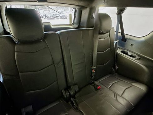 Used 2019 Cadillac Escalade ESV Platinum AWD/4WD image 27