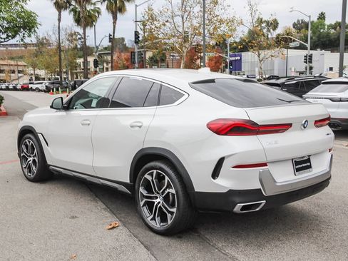 Used 2021 BMW X6 xDrive40i w/ Premium Package image 9