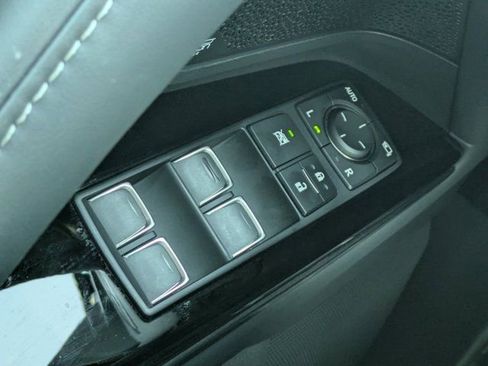 Used 2024 Lexus LX 600 F Sport image 21
