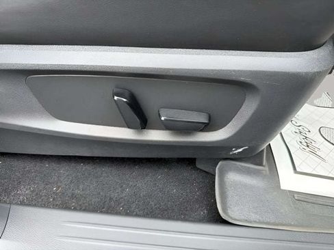 Used 2022 Nissan Pathfinder Platinum w/ Cargo Package FWD image 8