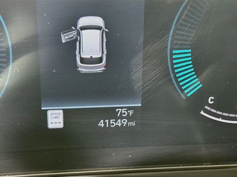 Used 2025 Hyundai Kona SEL FWD image 19