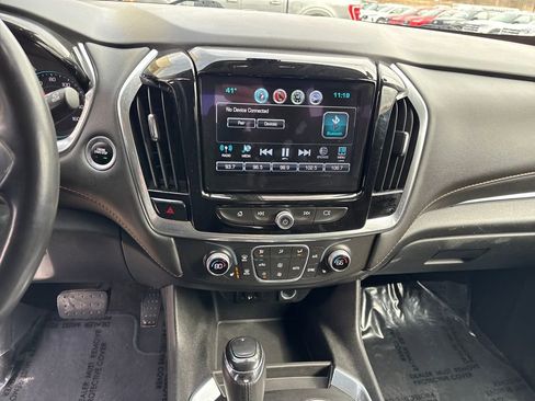 Used 2019 Chevrolet Traverse LT image 16