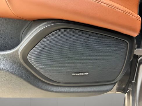 Used 2018 Maserati Quattroporte S image 12