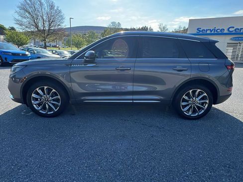 Used 2021 Lincoln Corsair AWD w/ Premium Package image 7