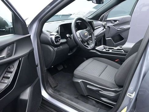 Used 2026 Chevrolet Equinox LT AWD/4WD image 9