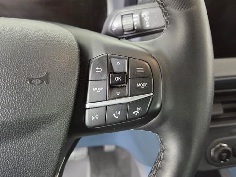 Used 2025 Ford Maverick Lariat w/ Black Appearance Package image 18