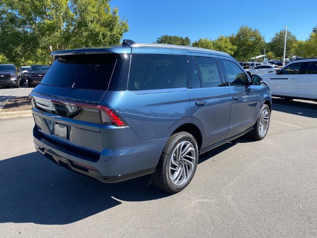 New 2027 Lincoln Navigator Reserve AWD/4WD image 28