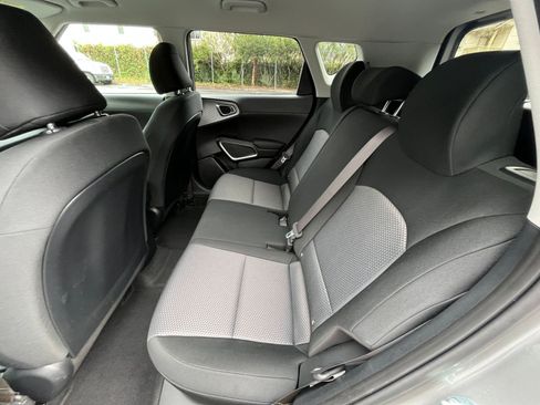 Used 2025 Kia Soul LX w/ LX Technology Package image 23