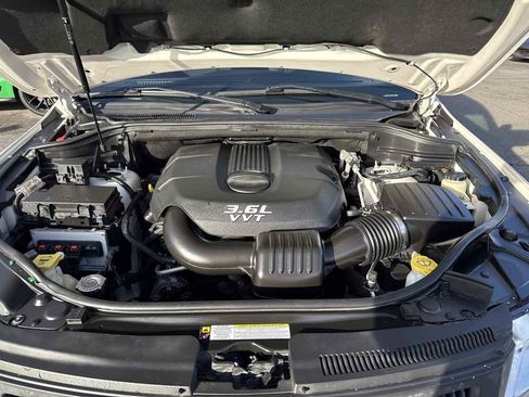 Used 2012 Jeep Grand Cherokee Laredo w/ Laredo E Group image 23