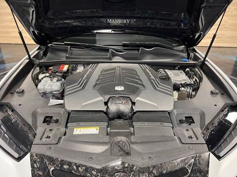 Used 2019 Lamborghini Urus image 32