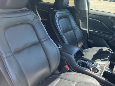 Used 2022 Lincoln Corsair AWD w/ Equipment Group 101A image 6