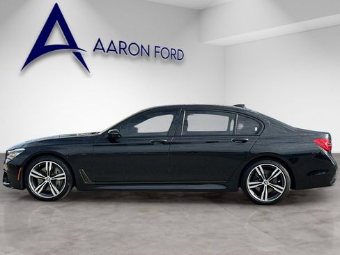 Used 2019 BMW 750i w/ M Sport Package image 2