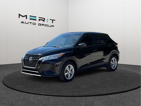 Used 2022 Nissan Kicks S FWD image 4