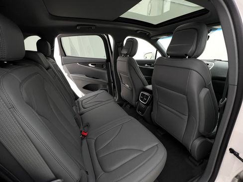 Used 2020 Lincoln Nautilus Reserve AWD/4WD image 15