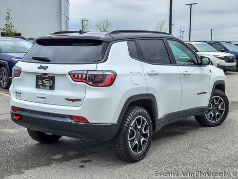 Used 2025 Jeep Compass Trailhawk AWD/4WD image 7
