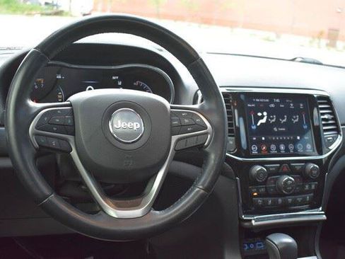 Used 2022 Jeep Grand Cherokee Laredo X AWD/4WD image 24