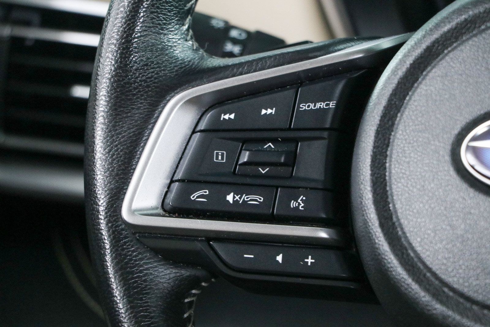 Used 2023 Subaru Outback Limited AWD/4WD image 13