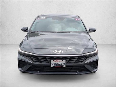Used 2025 Hyundai Elantra Sport FWD image 2