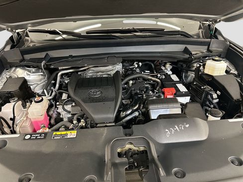 Used 2025 Toyota Grand Highlander AWD image 36