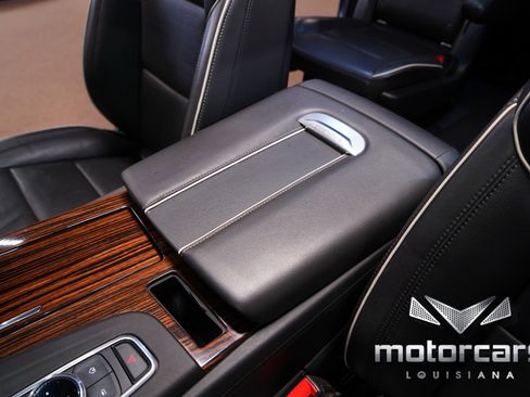 Used 2021 Cadillac Escalade ESV Premium Luxury image 34