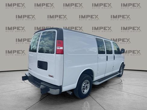 Used 2024 GMC Savana 2500 w/ Driver Convenience Package RWD image 5