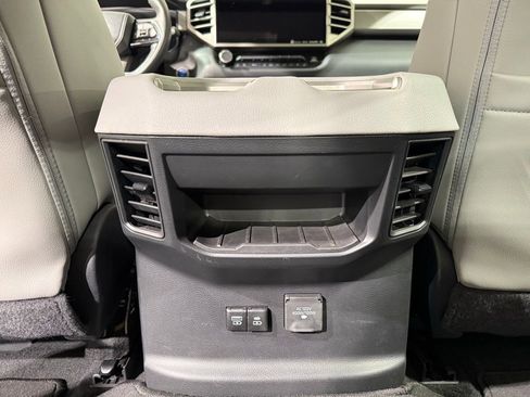 Used 2024 Toyota Tundra Limited AWD/4WD image 20