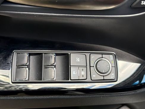 Used 2021 Lexus LX 570 4WD w/ Sport Package image 18