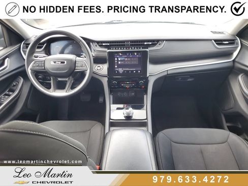Used 2023 Jeep Grand Cherokee L Laredo RWD image 11