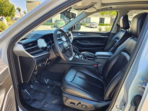 Used 2023 Jeep Grand Cherokee 4WD 4xe image 16