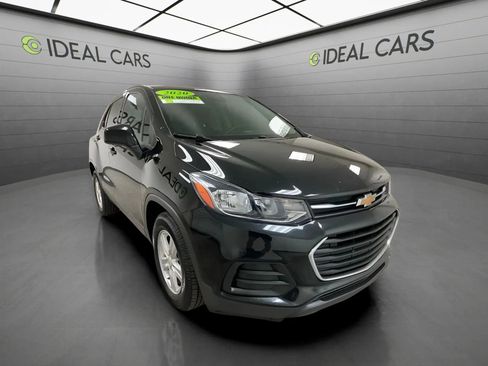 Used 2020 Chevrolet Trax LS FWD image 3
