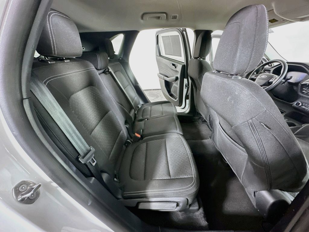 Used 2025 Ford Escape Active AWD/4WD image 11