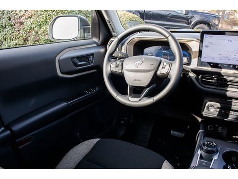 Used 2025 Ford Bronco Sport Big Bend w/ Convenience Package image 13