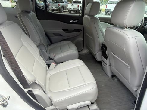 Used 2023 GMC Acadia SLT FWD image 24