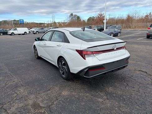 New 2025 Hyundai Elantra Sport image 3