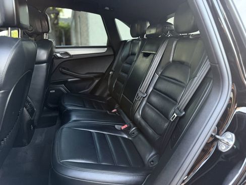 Used 2020 Porsche Macan Turbo image 22