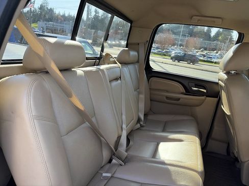 Used 2014 GMC Sierra 2500 Denali w/ Suspension Package, Off-Road AWD/4WD image 23