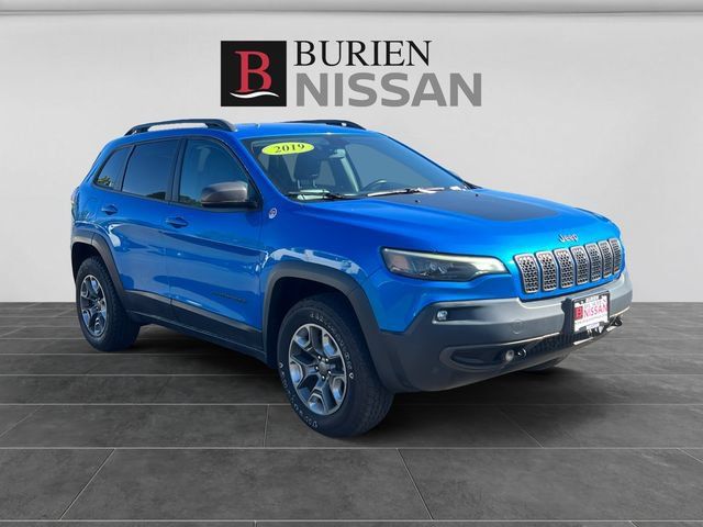 Used 2019 Jeep Cherokee Trailhawk AWD/4WD image 7