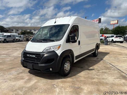 Used 2024 RAM ProMaster 2500 w/ Convenience Group FWD image 3