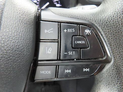 Used 2023 Toyota Sienna LE AWD/4WD image 22