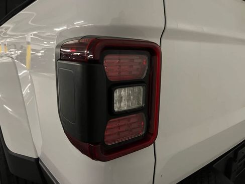 Used 2020 Jeep Gladiator Overland AWD/4WD image 32