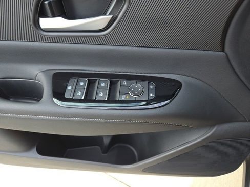 Certified 2025 Nissan Murano SV image 23